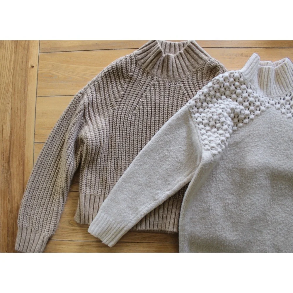 Women’s (2) piece Knitted Sweater Bundle Lot Small Preowned - Picture 2 of 7